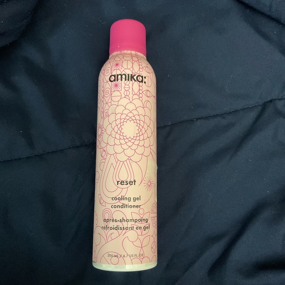 Amika reset cooling gel conditioner